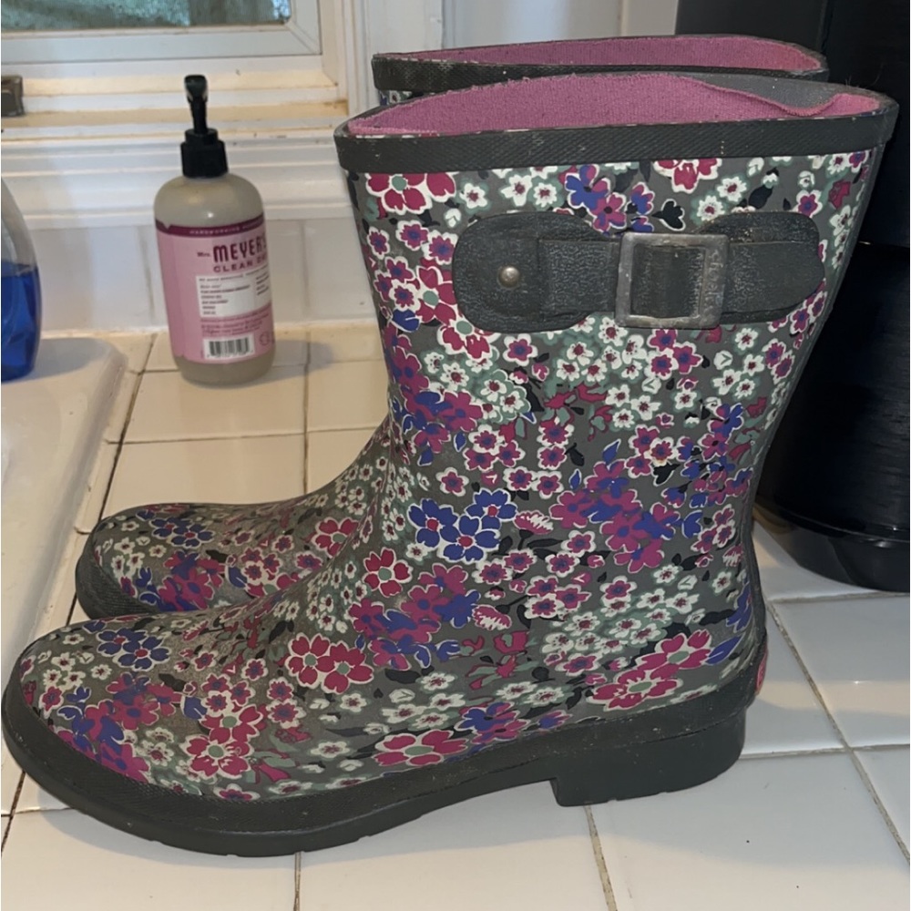 floral chooka boots, Women’s US 11